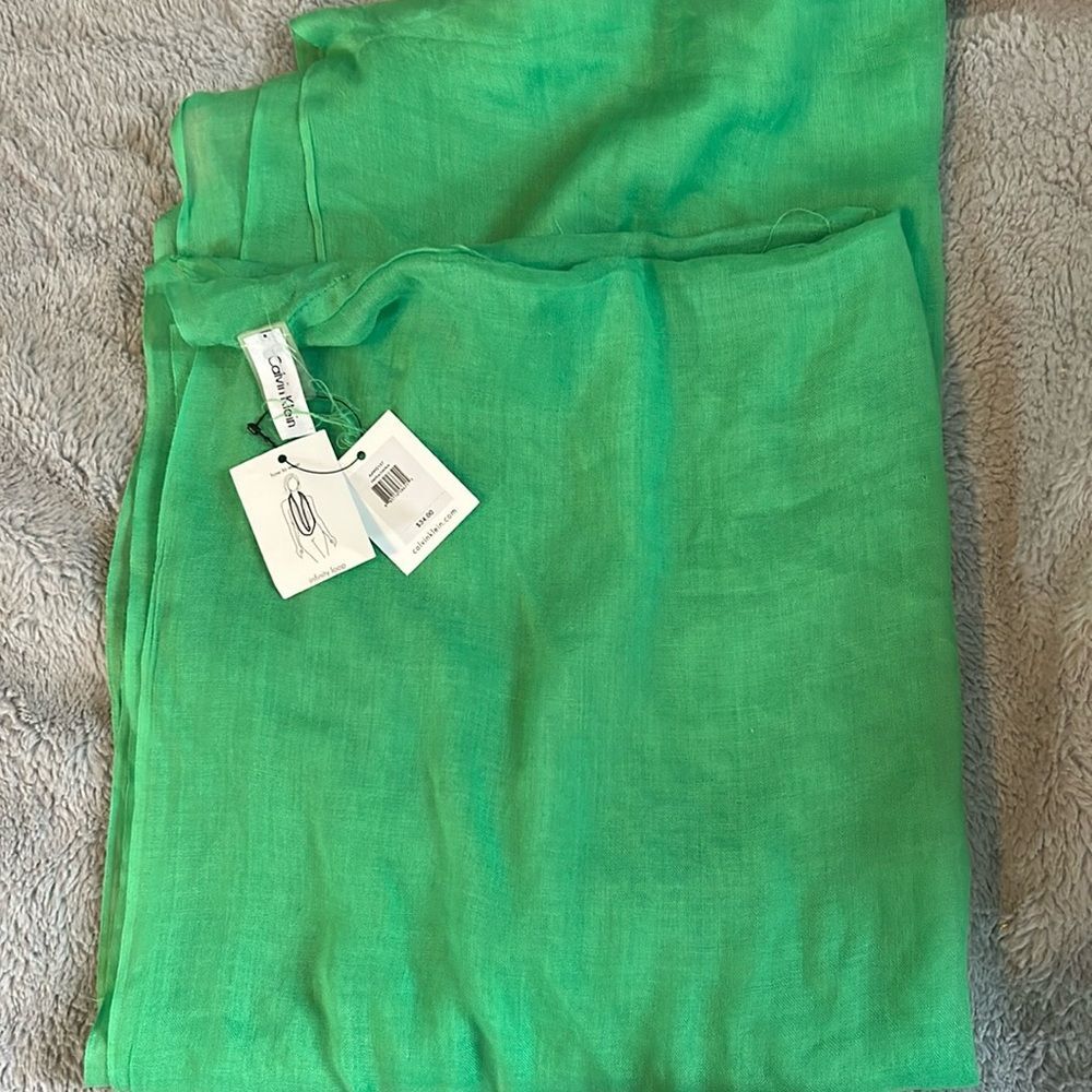 NWT Calvin Klein Infinity Scarf in bright green